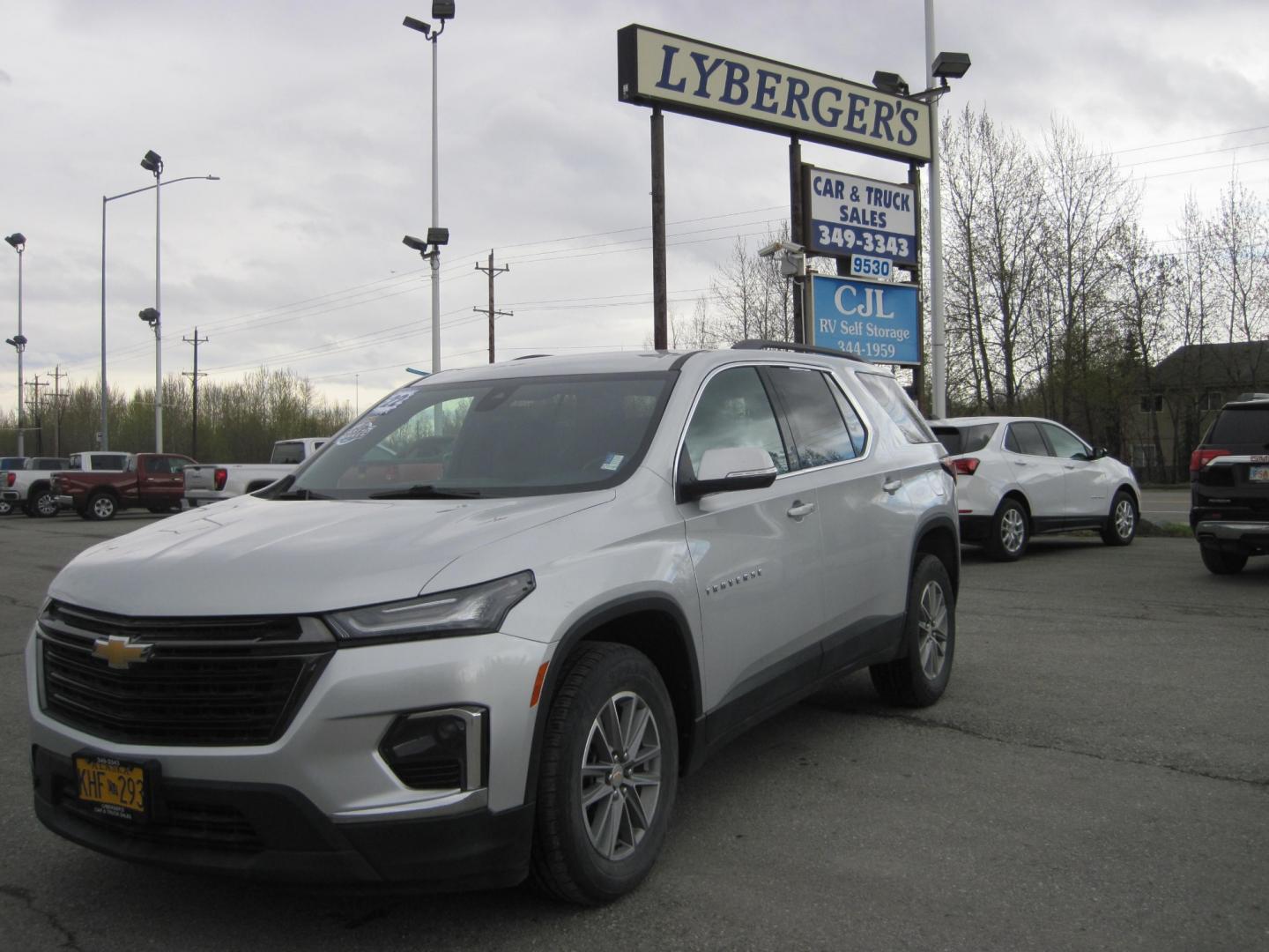 2022 silver /black Chevrolet Traverse LT AWD (1GNEVHKW0NJ) , automatic transmission, located at 9530 Old Seward Highway, Anchorage, AK, 99515, (907) 349-3343, 61.134140, -149.865570 - Nice Chevrolet Traverse LT AWD, Leather seat, 4 bucket seats, come take a test drive. - Photo#0